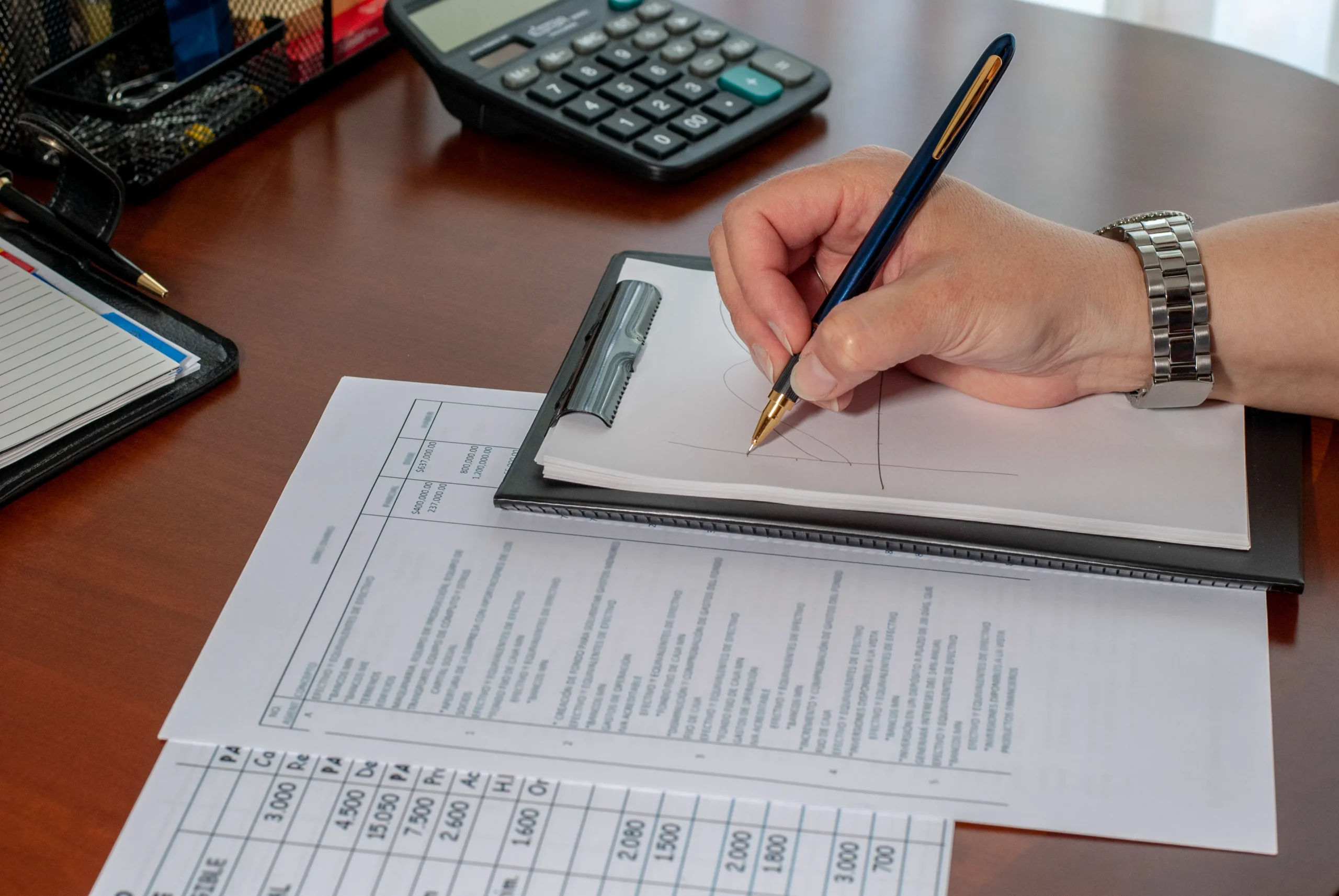 businessman-working-project-about-business-growth businessman-working-project-about-business-growth